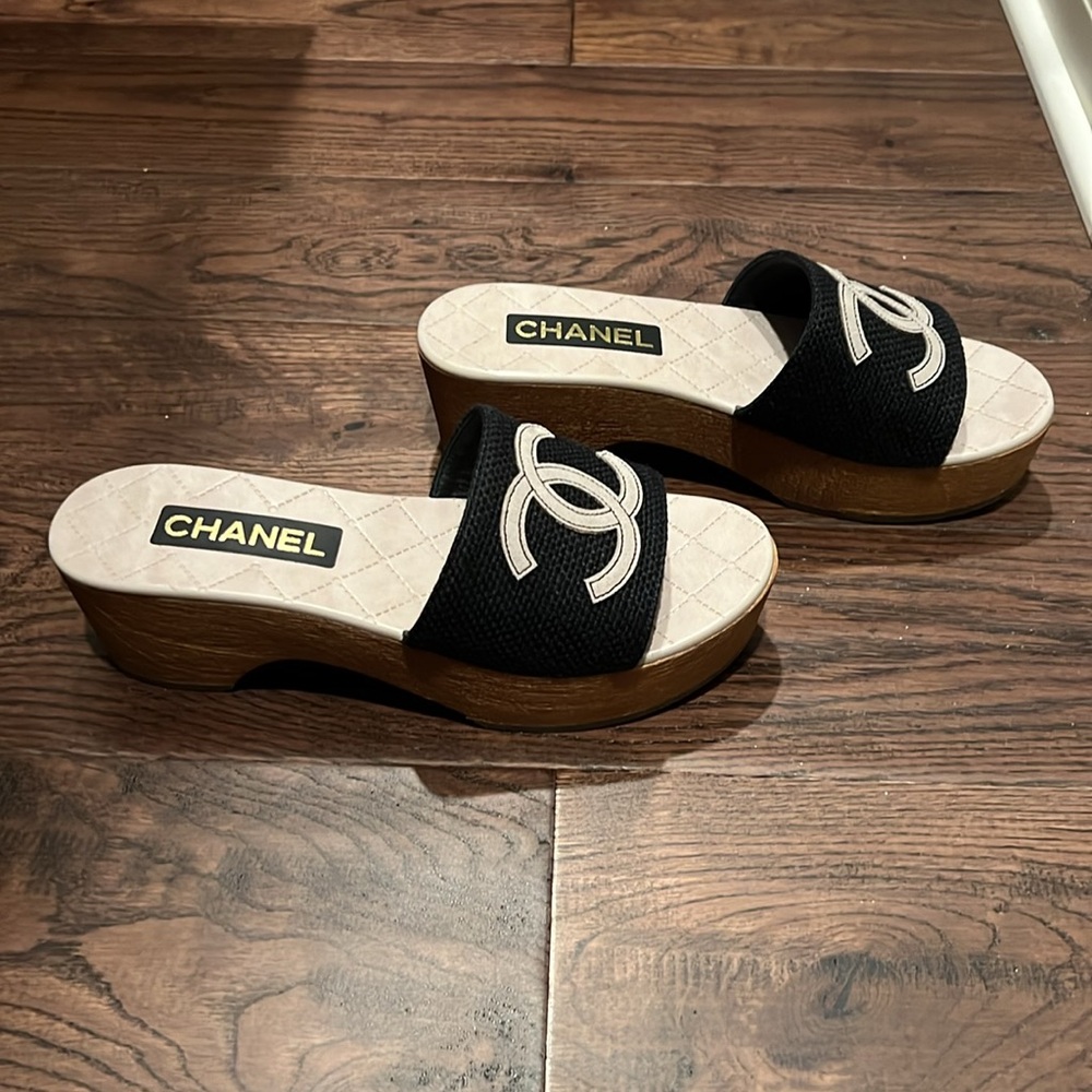 CHANEL Clogs New, In Box, Size 39. Purchased at Chanel Boutique in Las Vegas